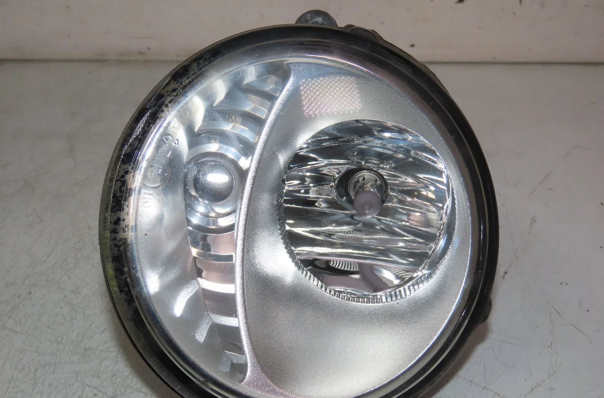 Phare longue portee avant droit Renault TWINGO II (CN0_) 1.2 16v (cn04, cn0a, cn0b) (2007-2014) 3 portes occasion
