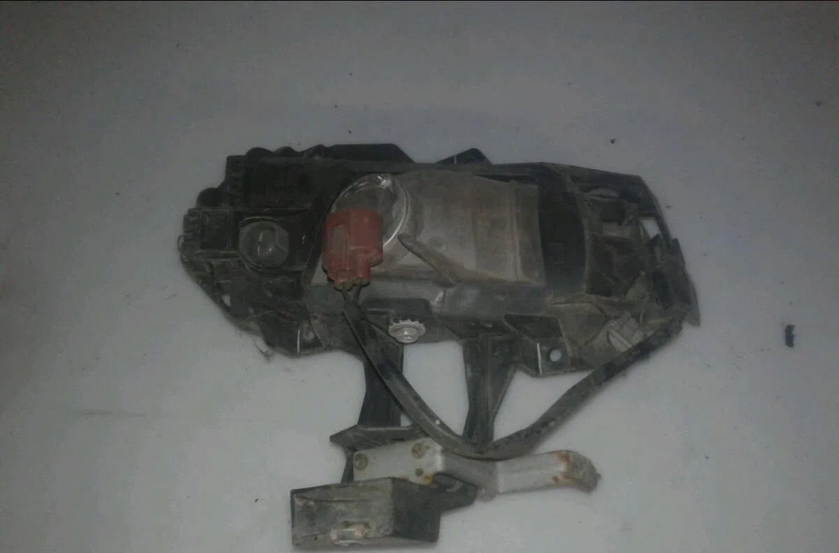 Phare longue portee avant gauche MAZDA 3 I 2008 occasion