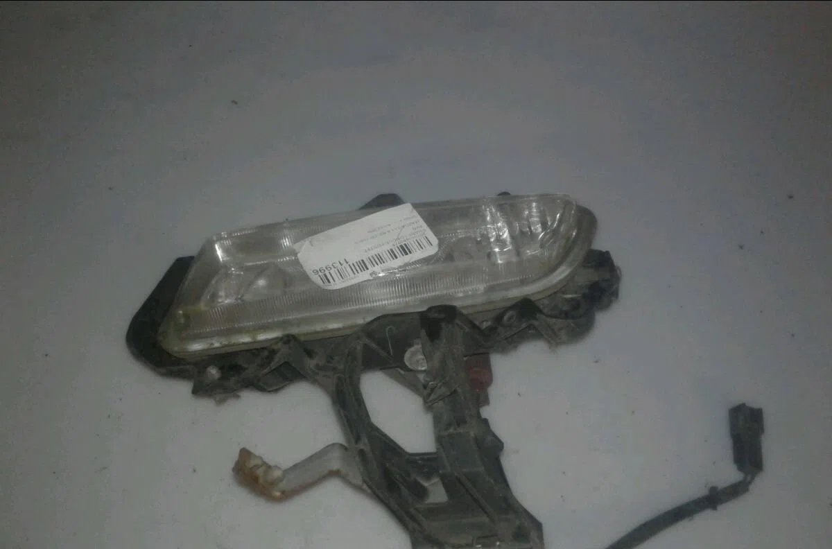 Phare longue portee avant gauche MAZDA 3 I 2008 occasion