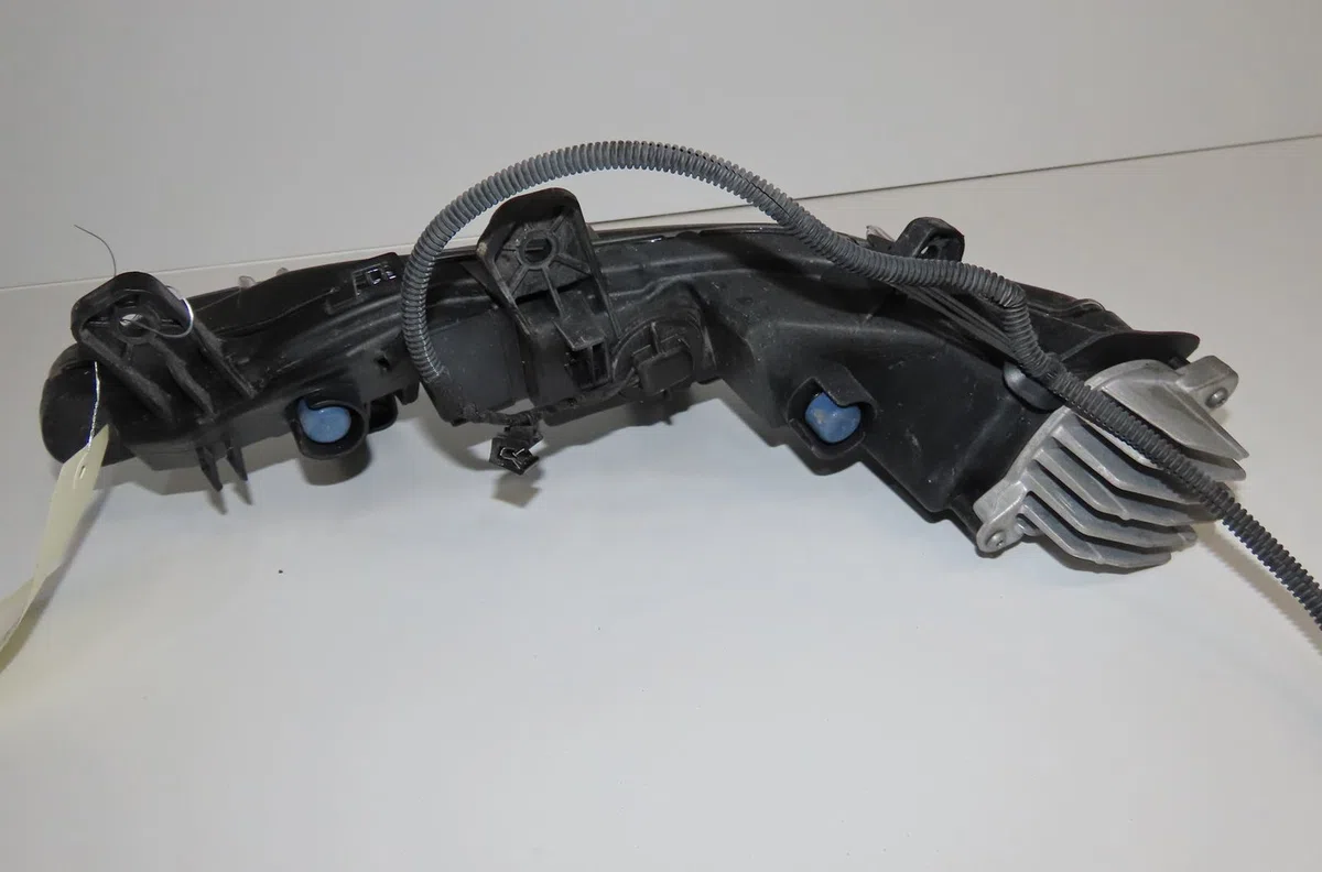 Phare longue portee avant gauche Peugeot 2008 II (UD_, US_, UY_, UK_) 1.2 puretech 130 (2019) occasion