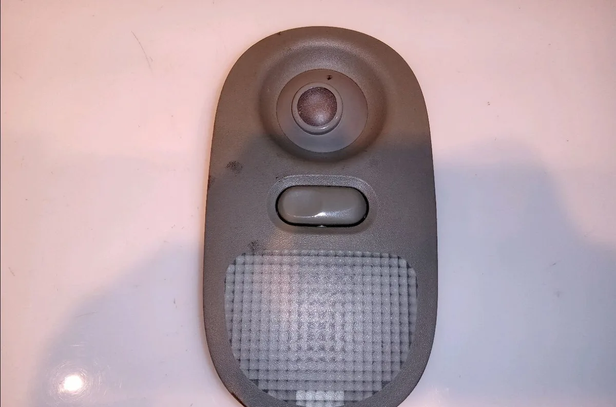 Plafonnier Renault CLIO II (BB_, CB_) 1.5 dci (b-cb07) (2001-2009) 3 portes occasion