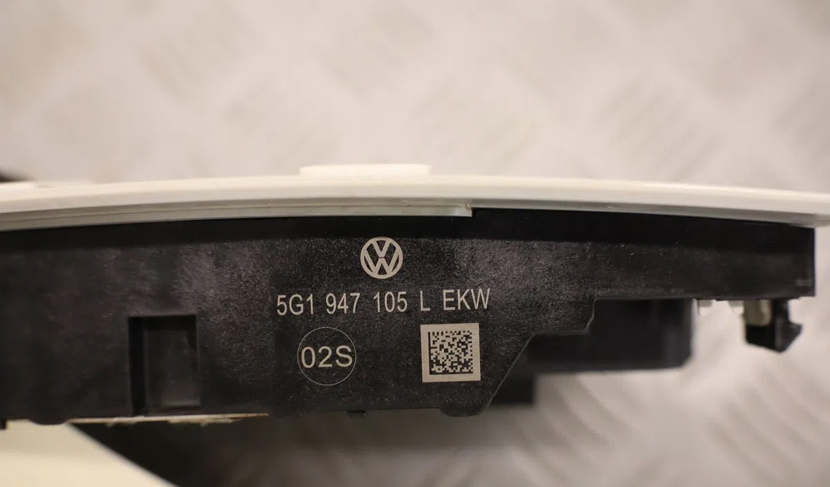 Plafonnier Volkswagen GOLF VII (5G1, BQ1, BE1, BE2) 1.2 tsi (2012-2017) occasion