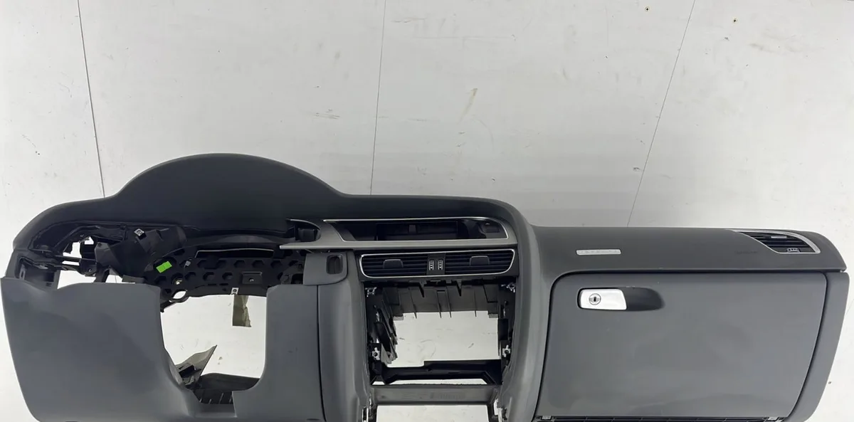 Planche de bord AUDI A5 1 COUPE PHASE 2 occasion