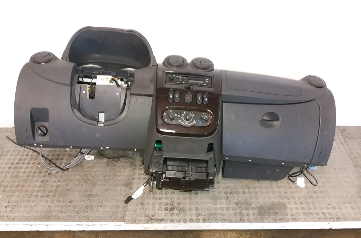 Planche de bord Dacia DUSTER (HS_) 1.5 dci 4x4 (hsmc, hsmd) (2010-2018) 5 portes occasion