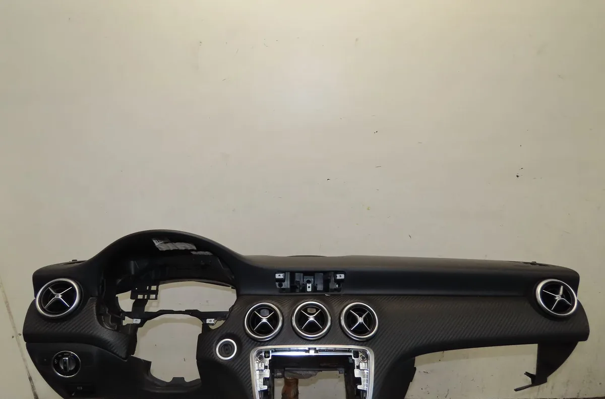 Planche de bord Mercedes-benz CLASSE A (W176) A 200 cdi - d 4-matic (176.002) (2014-2018) occasion