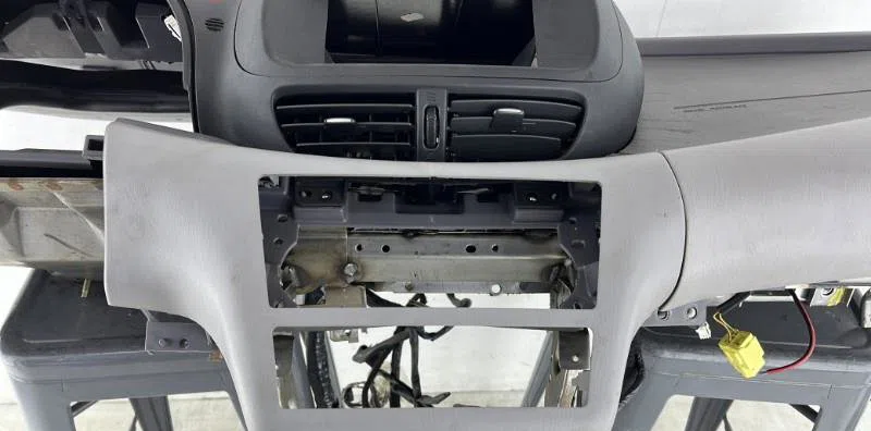 Planche de bord NISSAN ALMERA TINO PHASE 2 occasion