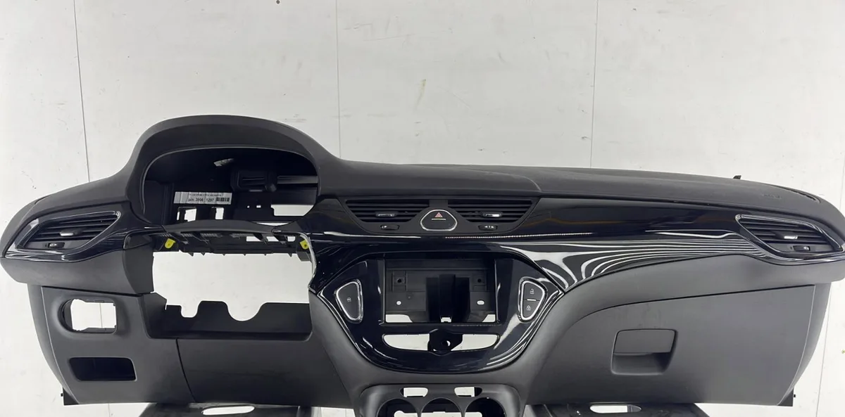 Planche de bord OPEL CORSA E occasion