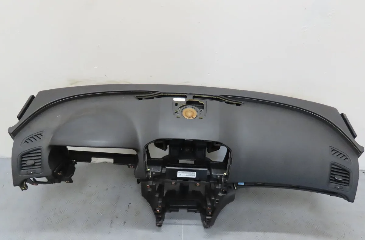 Planche de bord Opel INSIGNIA A A trois volumes (G09) 1.8 (69) (2008-2017) occasion