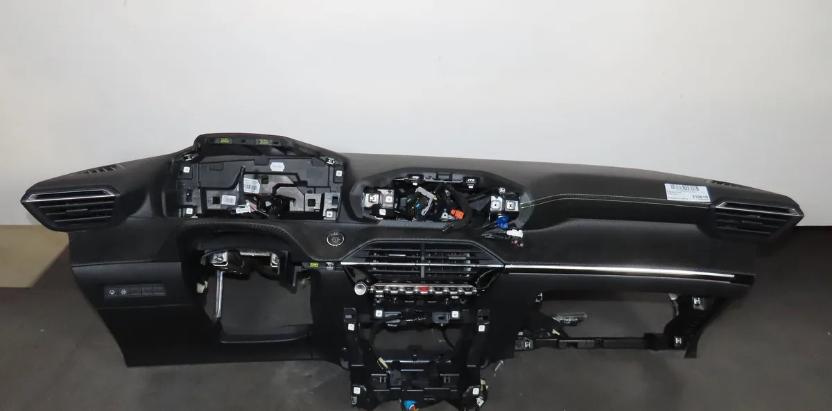 Planche de bord Peugeot 2008 II (UD_, US_, UY_, UK_) 1.2 puretech 130 (2019) occasion