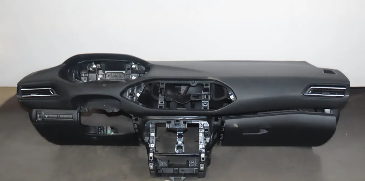 Planche de bord Peugeot 308 II (LB_, LP_, LW_, LH_, L3_) 1.6 hdi (2013-2021) occasion