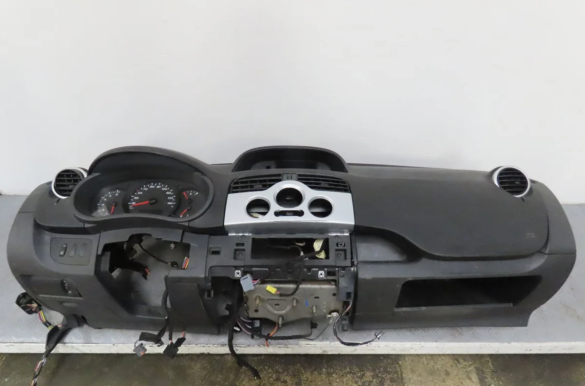 Planche de bord Renault KANGOO Express (FW0-1_) 1.5 dci 75 (fw07, fw10, fw04) (2010) 4 portes occasion