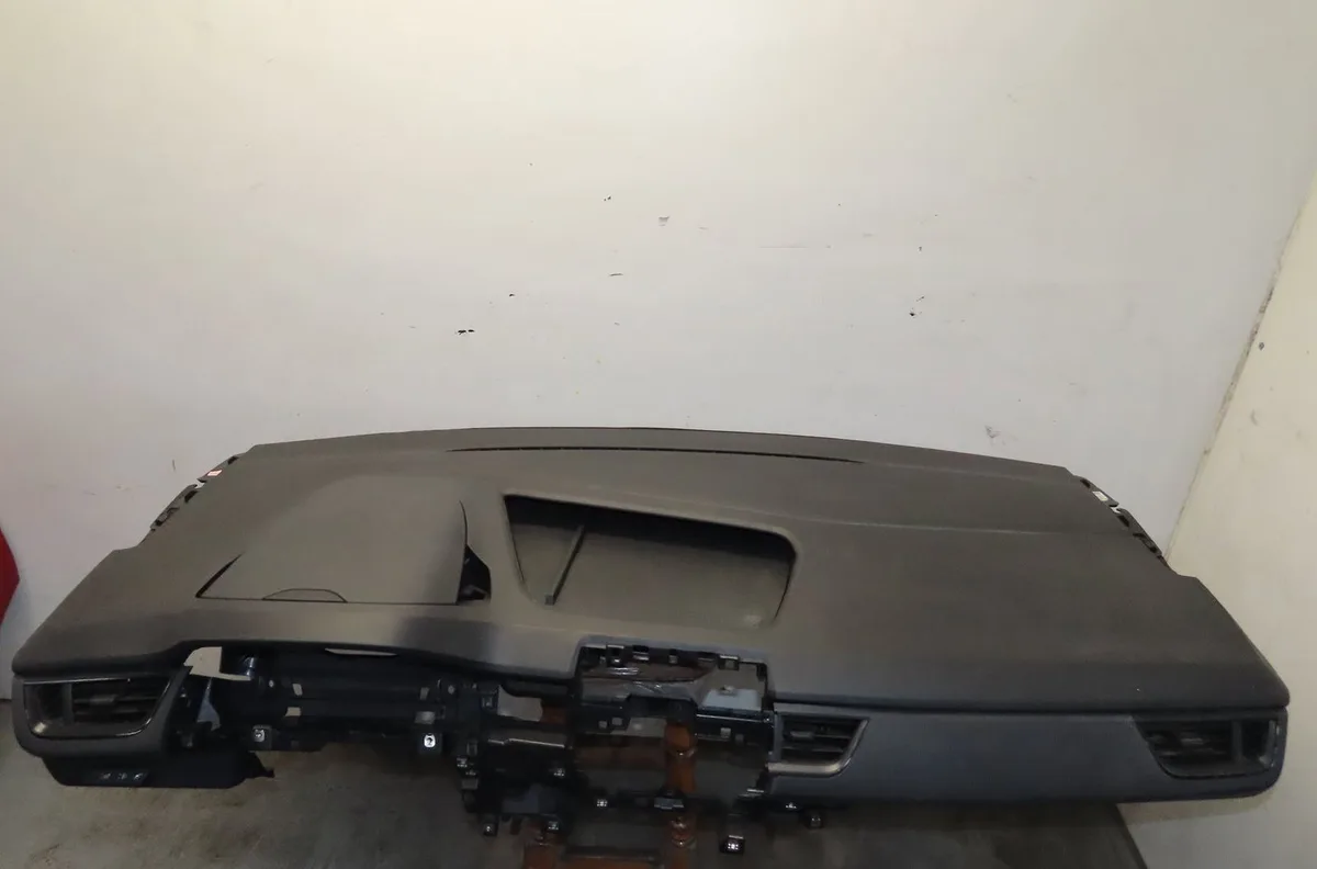 Planche de bord Renault KANGOO III Camionnette-Monospace 1.5 blue dci 95 (fjab) (2021) occasion