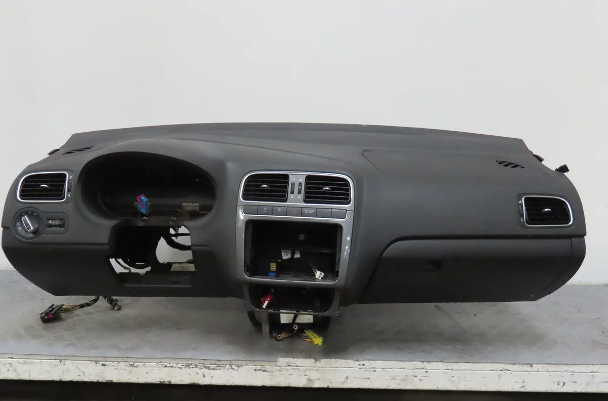 Planche de bord Volkswagen POLO V (6R1, 6C1) 1.6 tdi (2009) 5 portes occasion