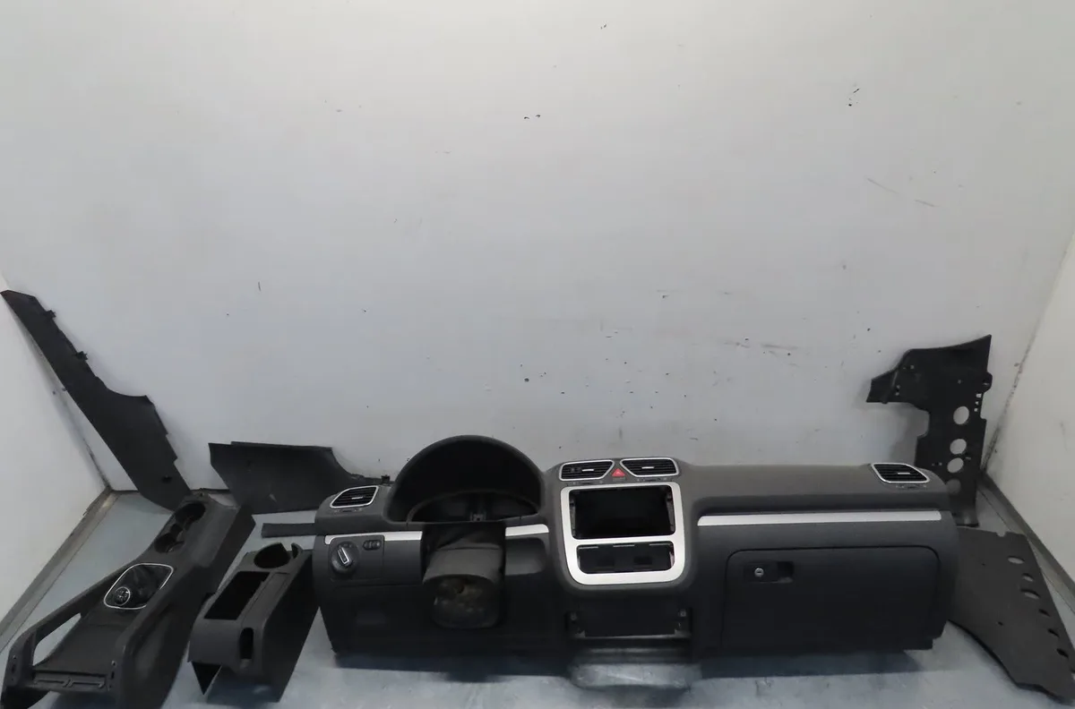 Planche de bord VOLKSWAGEN SCIROCCO occasion