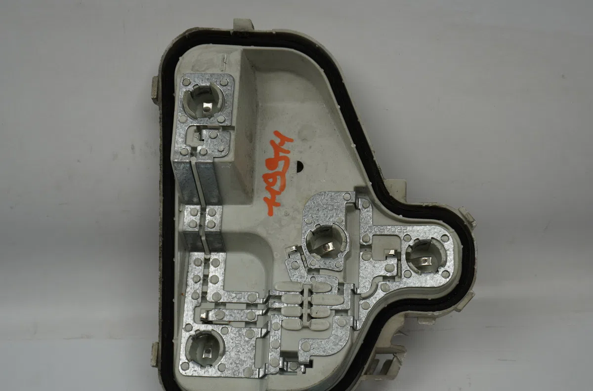 Platine feu ard Audi A3 (8P1) 2.0 tdi 16v (2003-2012) 3 portes occasion
