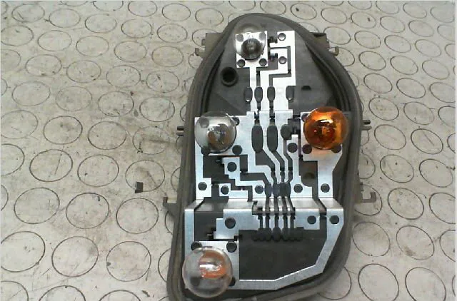 Platine feu ard RENAULT CLIO III  1.5 DCI 105ch occasion