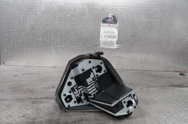 Platine feu ard Renault CLIO III Grandtour (KR0-1_) 1.5 dci (kr0f) (2007-2012) 5 portes occasion