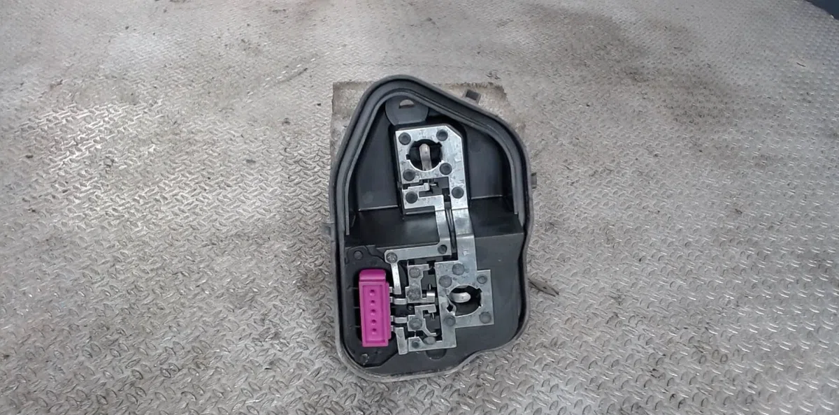 Platine feu ard Renault MEGANE III 3-5 portes (BZ0-1_, B3_) 1.5 dci (2009) occasion
