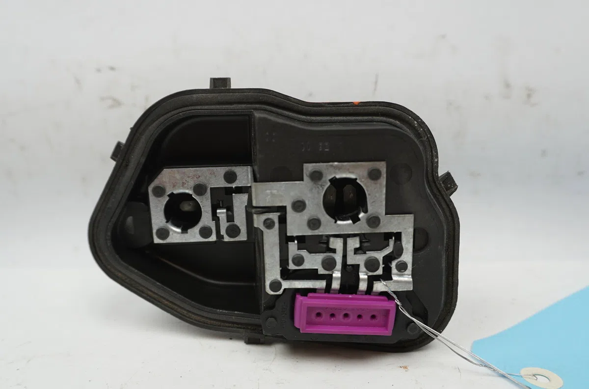 Platine feu ard Renault MEGANE III 3-5 portes (BZ0-1_, B3_) 1.5 dci (bz09, bz0d, bz1w, bz29, bz14) (2009) 5 portes occas