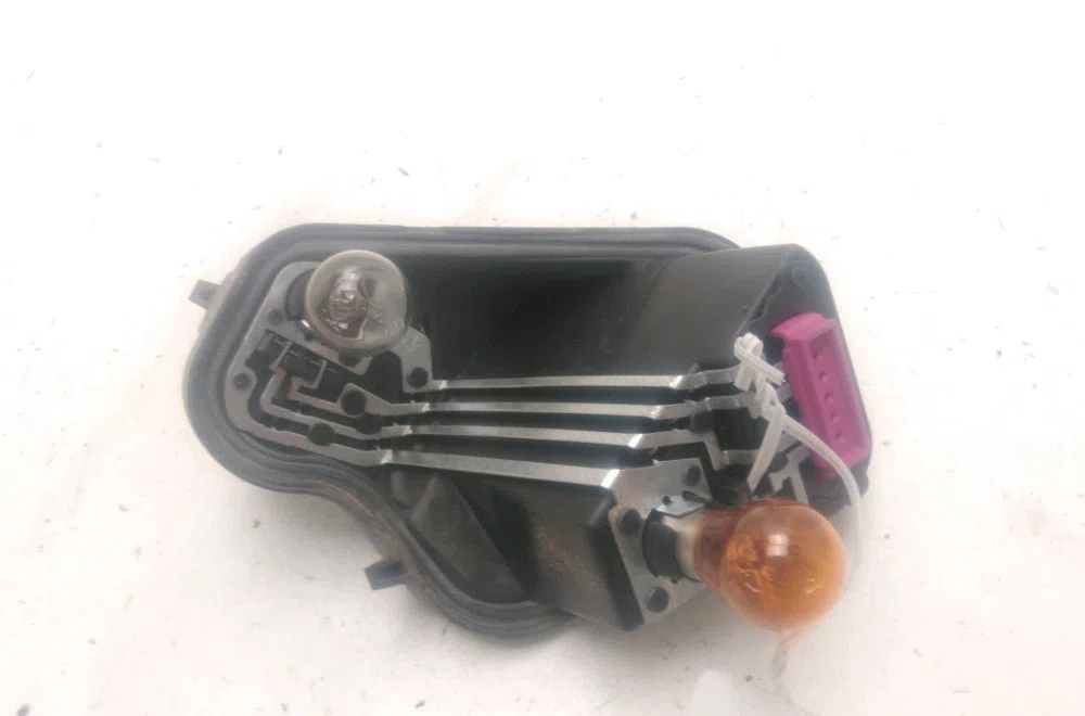 Platine feu ard Renault MEGANE III Grandtour (KZ0-1) 1.5 dci (kz09, kz0d, kz1g, kz29, kz14, kz1w, kz10, kz1f,... (2009) 