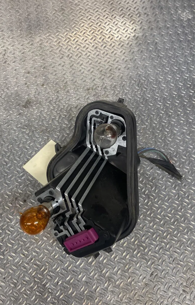 Platine feu ard Renault MEGANE III Grandtour (KZ0-1) 1.5 dci (kz09, kz0d, kz1g, kz29, kz14, kz1w, kz10, kz1f,... (2009) 