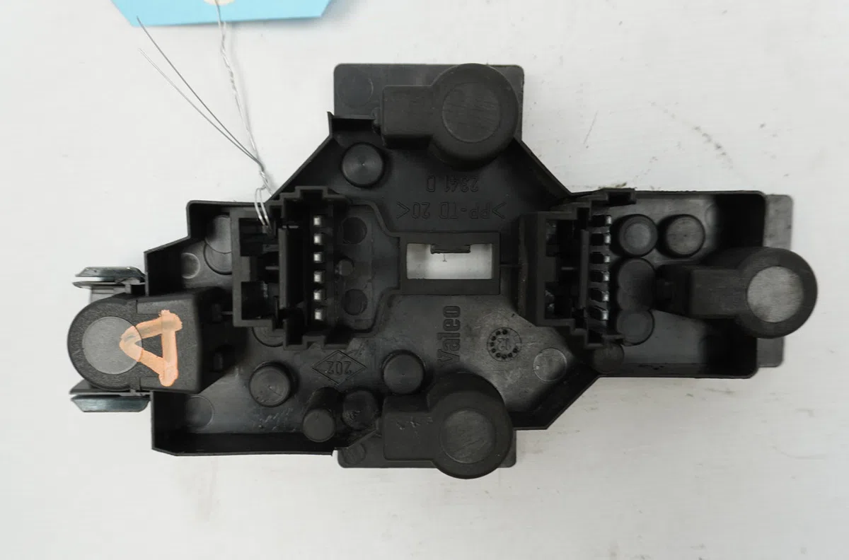 Platine feu ard Renault SCÉNIC I Monospace (JA0-1_, FA0_) 1.9 dci (ja05, ja1f) (1999-2003) 5 portes occasion