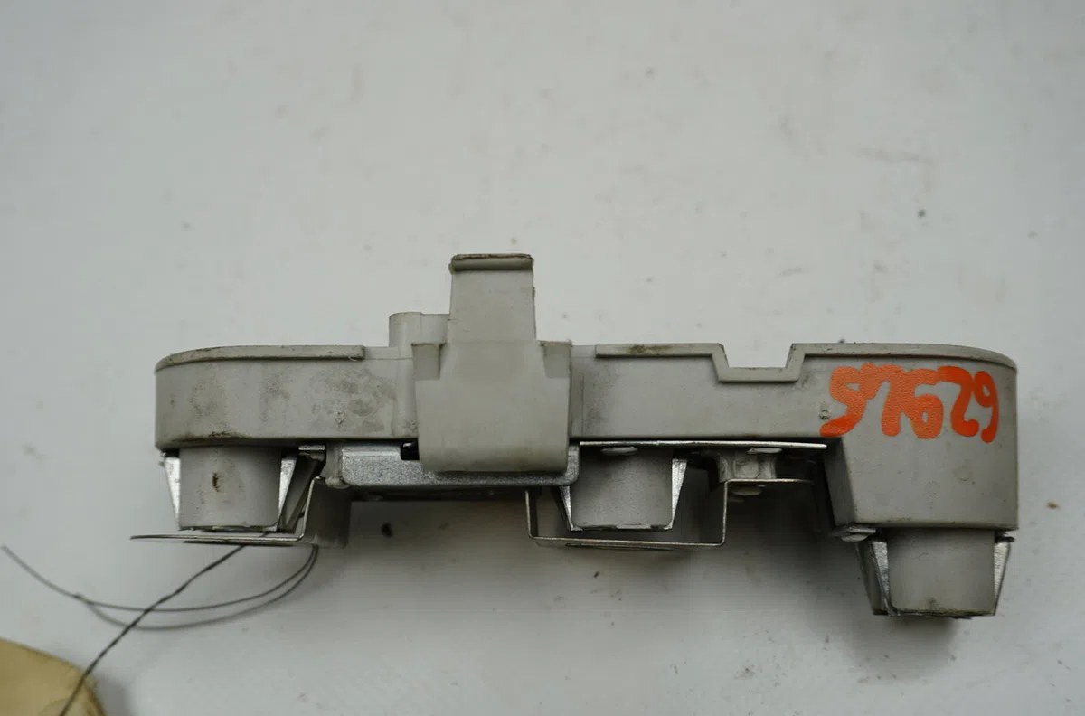 Platine feu ard VOLVO V40 I  1.9 D 115ch occasion