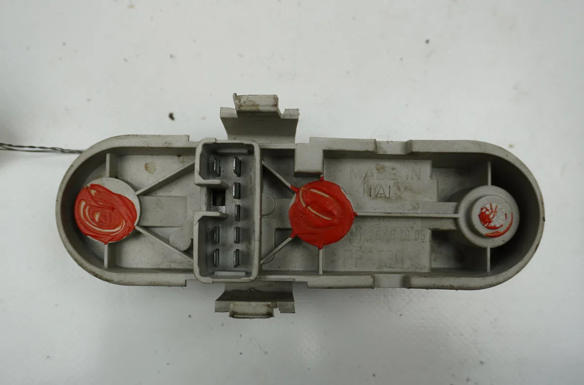 Platine feu ard VOLVO V40 I  1.9 D 115ch occasion
