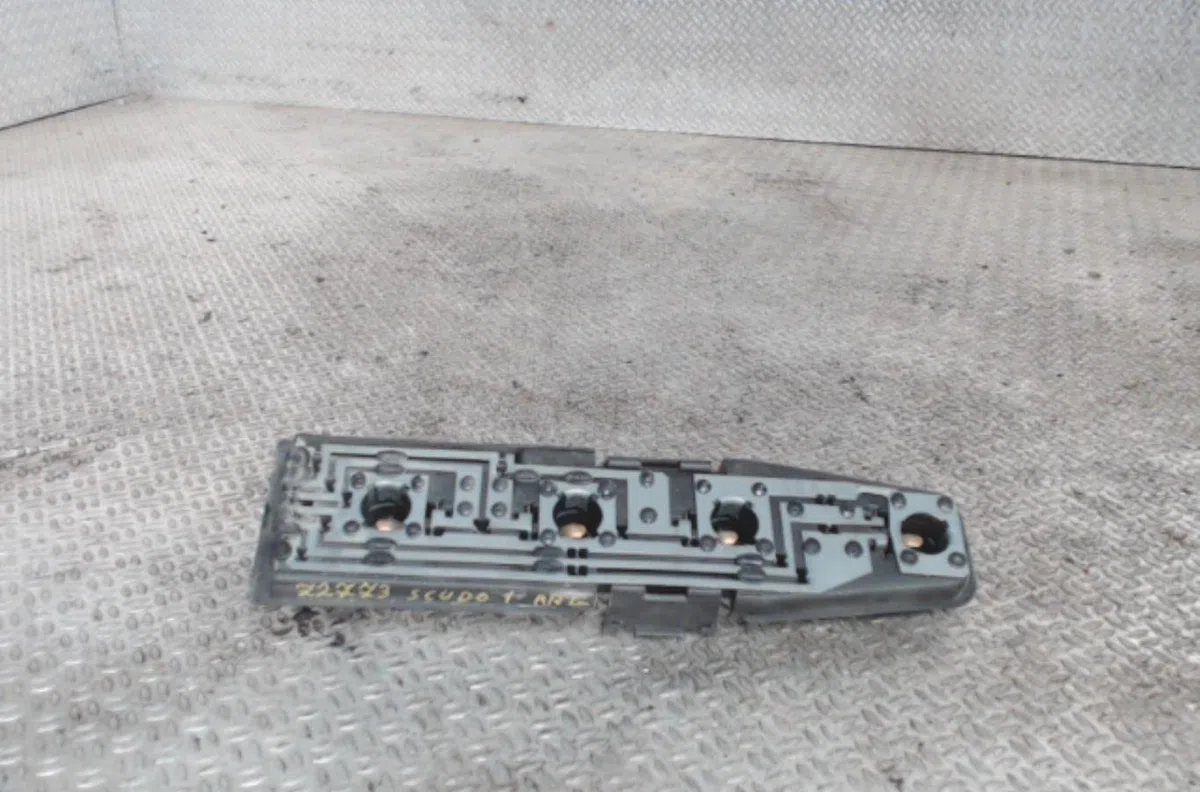 Platine feu arg Fiat SCUDO Camionnette (220_) 2.0 jtd (1999-2006) occasion