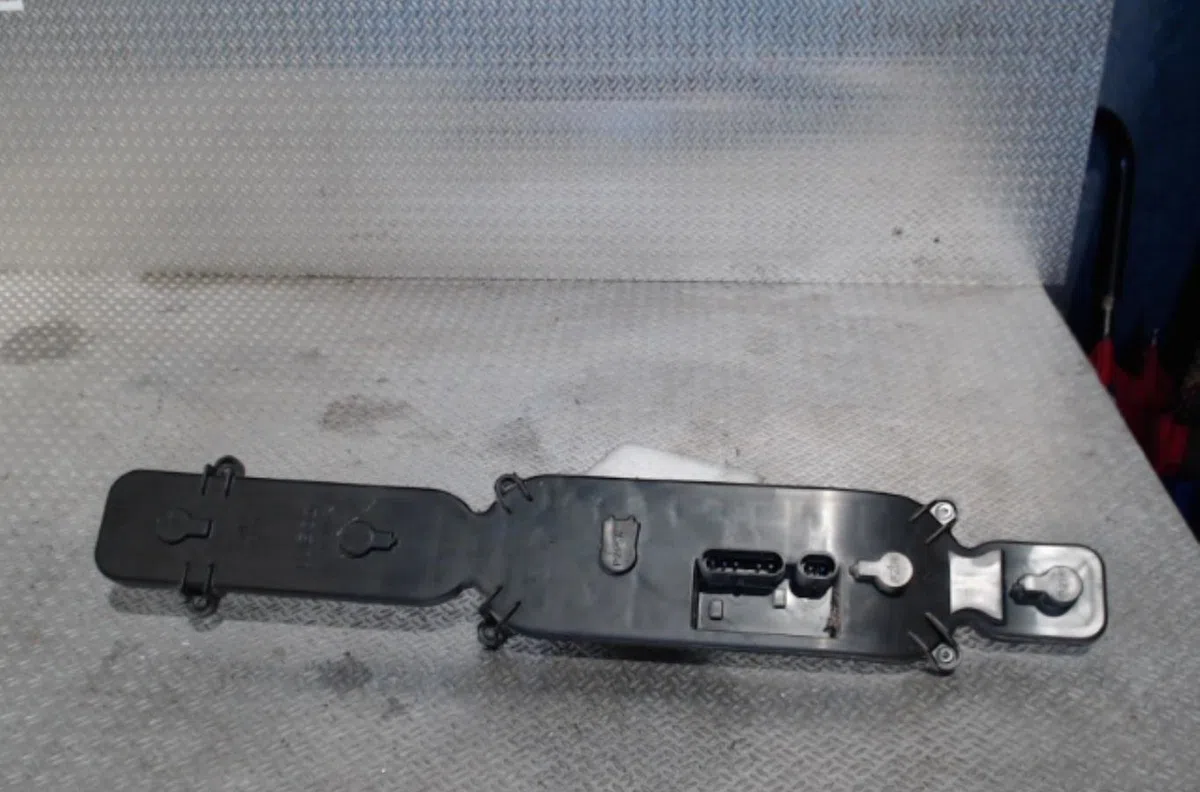 Platine feu arg Iveco DAILY IV Camion plate-forme-Châssis 35c18, 35s18 (2006-2011) occasion