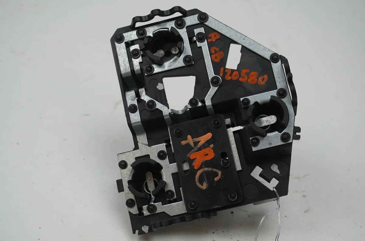 Platine feu arg Peugeot 206 (2L_, 2M_) 1.4 hdi eco 70 (2009-2013) 5 portes occasion