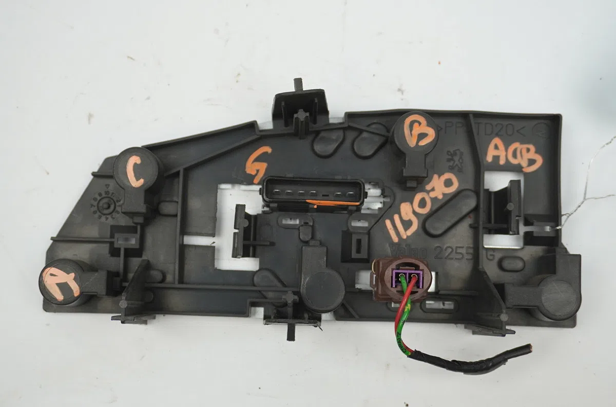 Platine feu arg Peugeot 406 (8B) 1.6 (1995-2004) occasion