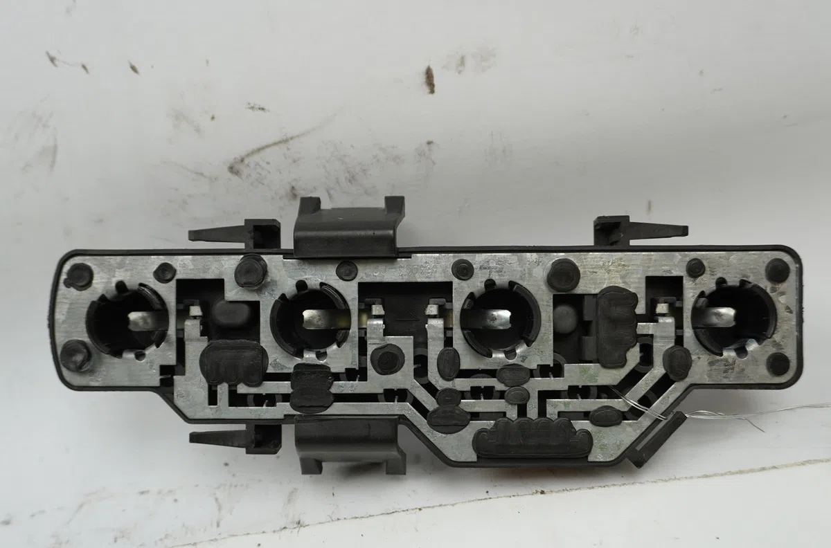 Platine feu arg Volkswagen POLO (6N2) 1.4 16v (1999-2001) occasion