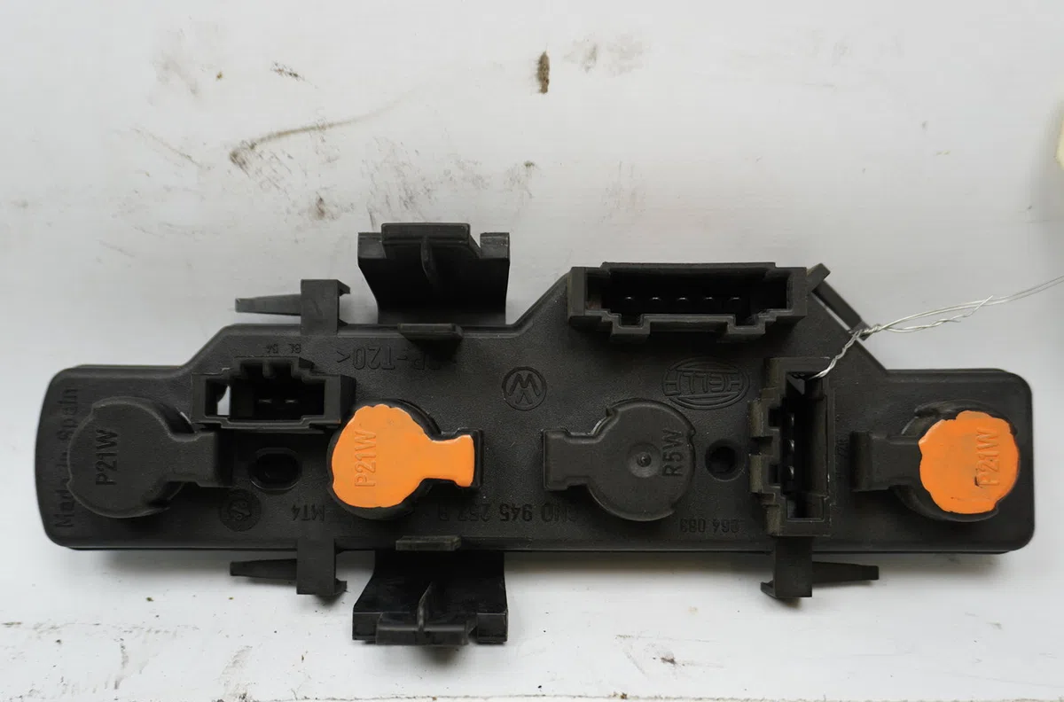 Platine feu arg Volkswagen POLO (6N2) 1.4 16v (1999-2001) occasion