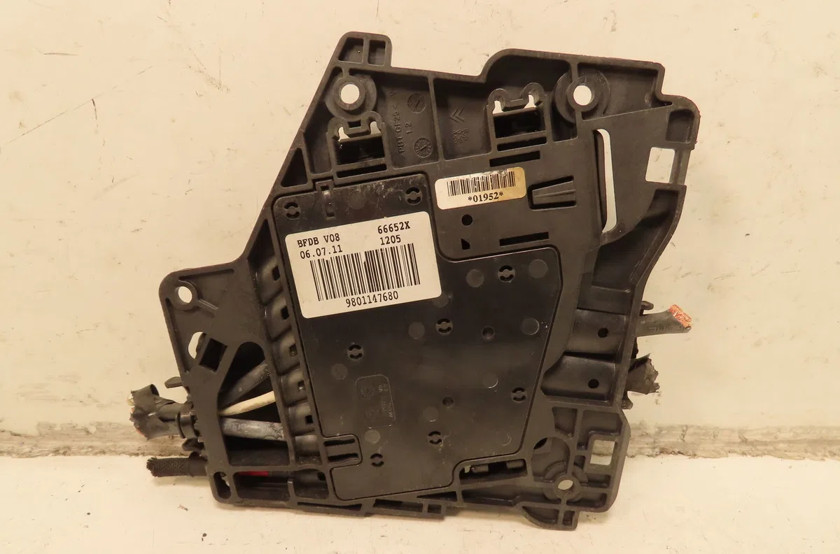 Platine fusible av Citroën C3 II (SC_) 1.4 hdi 70 (sc8hzc, sc8hr0, sc8hp4) (2009) 5 portes occasion