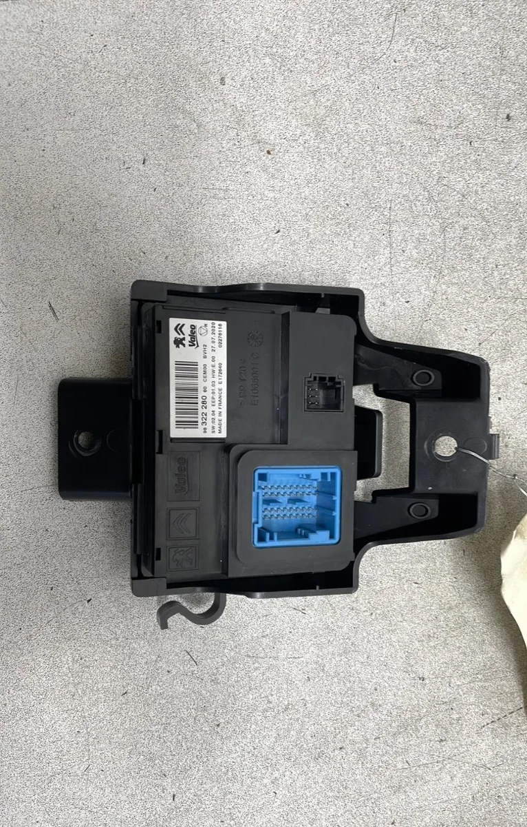 Platine fusible av Citroen C3 III (SX) 1.2 thp 110 (2016) occasion