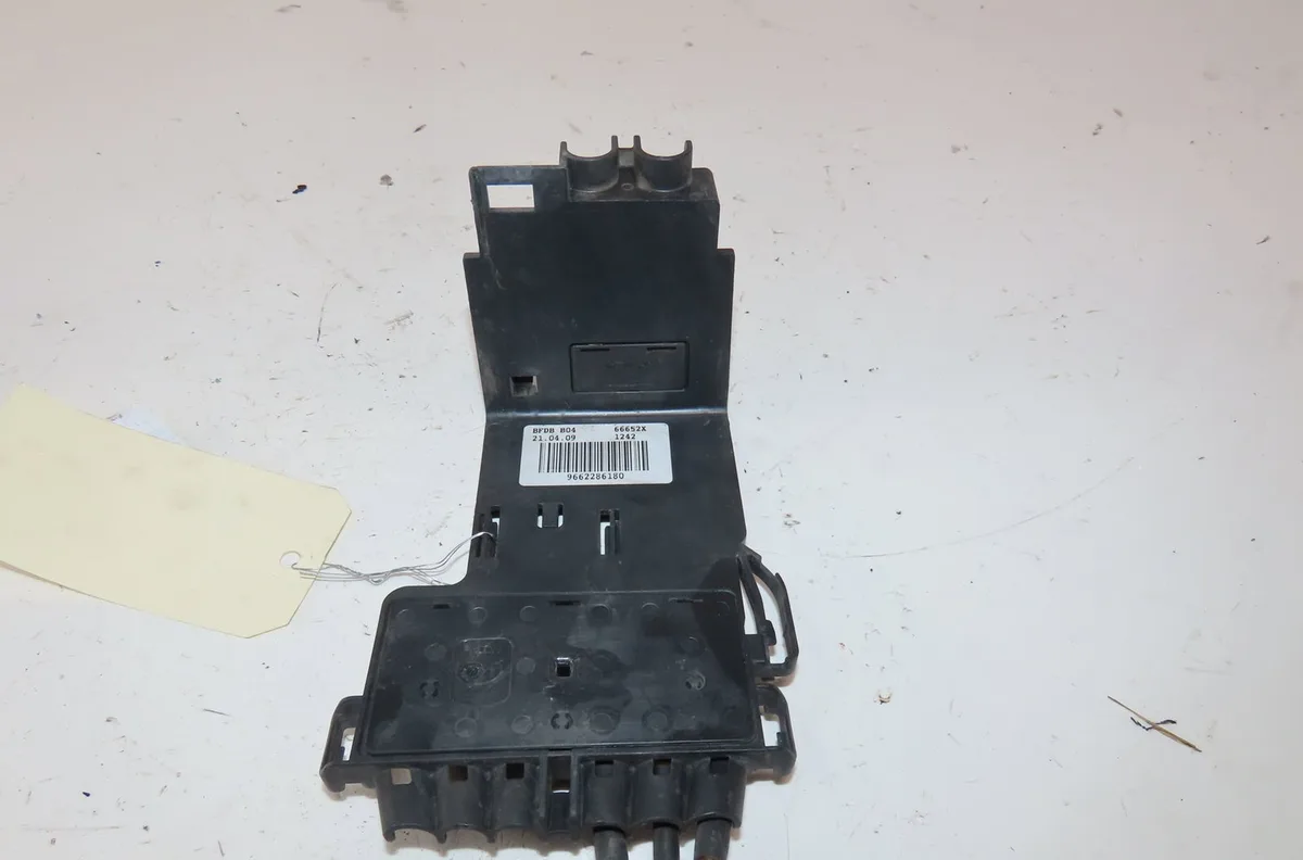 Platine fusible av Citroen C4 I (LC_) 1.6 hdi (2004-2011) 5 portes occasion