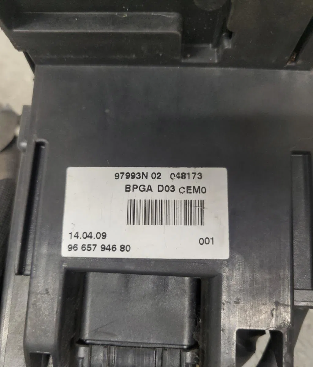 Platine fusible av Citroen C4 PICASSO I Monospace (UD_) 1.6 hdi (2007-2013) 5 portes occasion