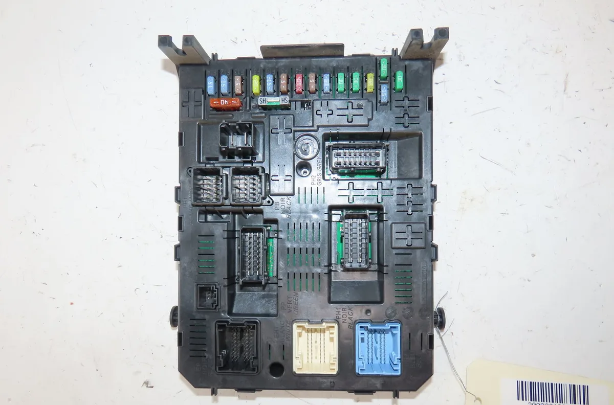 Platine fusible av Peugeot 308 I (4A_, 4C_) 1.6 hdi (2007-2014) 5 portes occasion