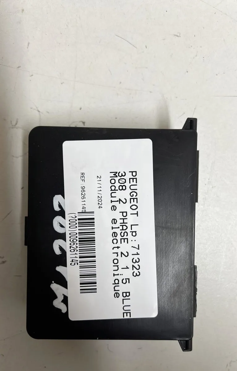 Platine fusible av Peugeot 308 II (LB_, LP_, LW_, LH_, L3_) 1.5 bluehdi 130 (2017-2021) occasion