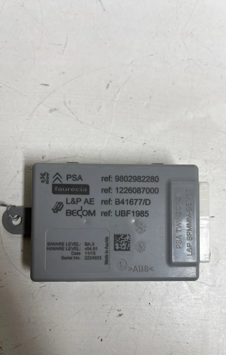 Platine fusible av Peugeot 308 II (LB_, LP_, LW_, LH_, L3_) 1.6 gti (l35gnh) (2015-2021) occasion