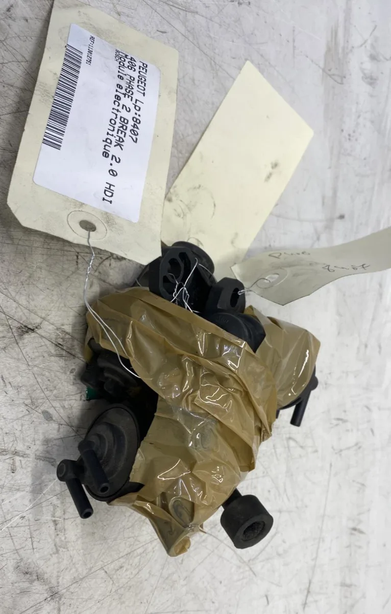 Platine fusible av PEUGEOT 406 PHASE 2 BREAK occasion