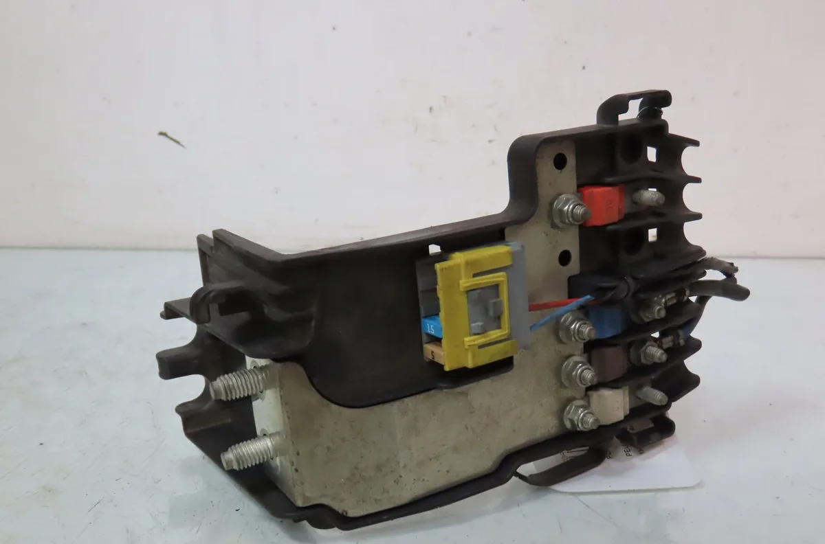 Platine fusible av Peugeot PARTNER TEPEE 1.6 hdi 16v (2008) 5 portes occasion