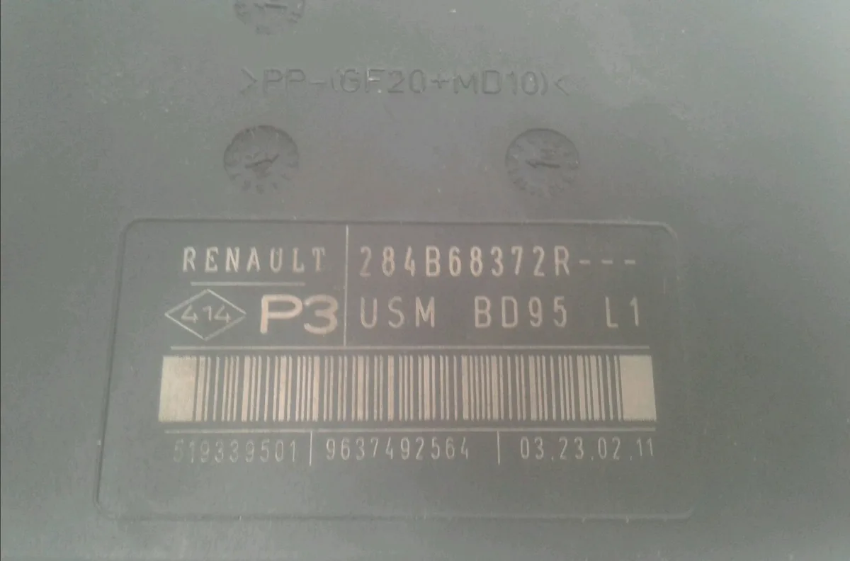 Platine fusible av RENAULT MEGANE III 2011 occasion