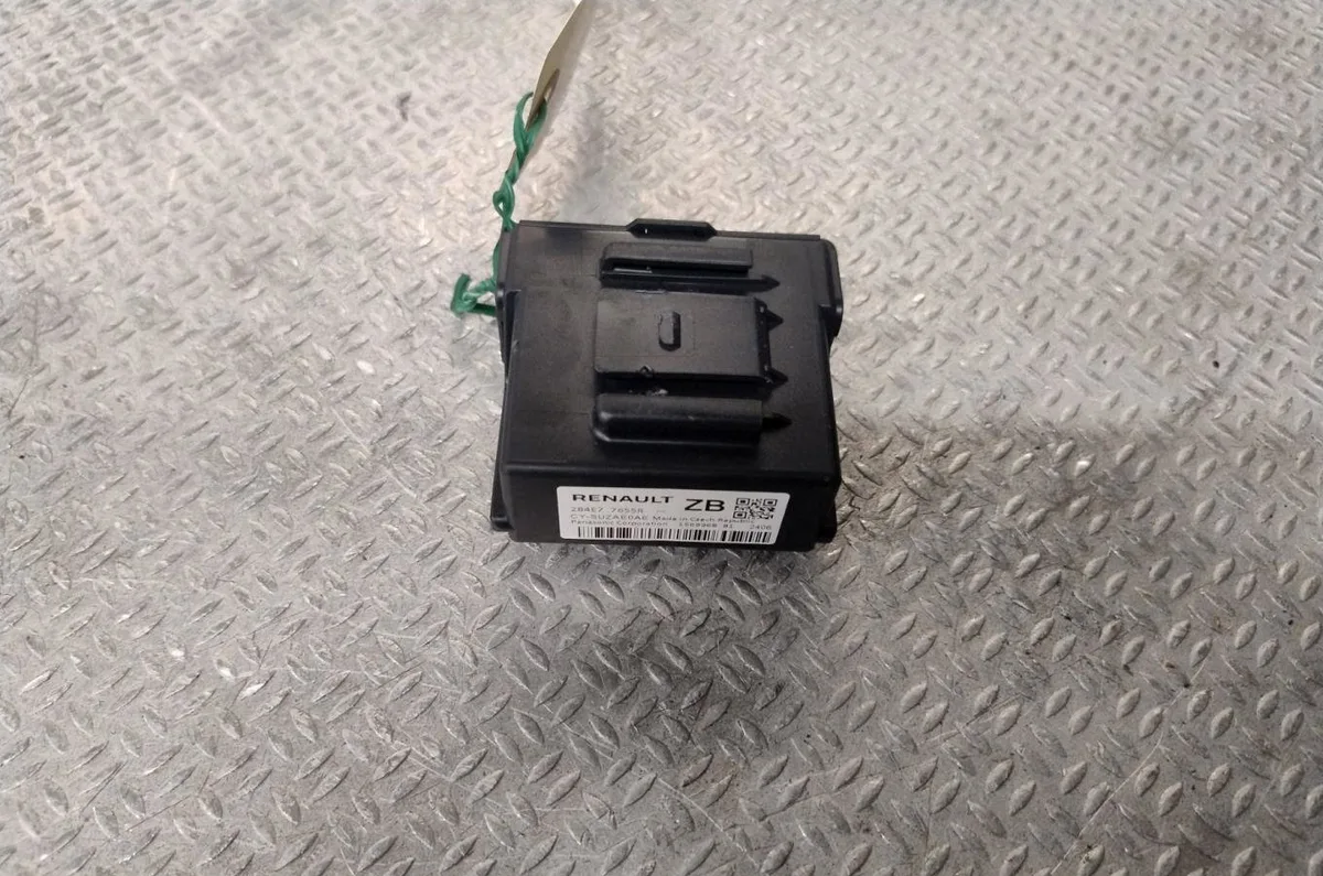 Platine fusible av RENAULT TRAFIC 3 TRAFIC 3 LONG PHASE 1 occasion