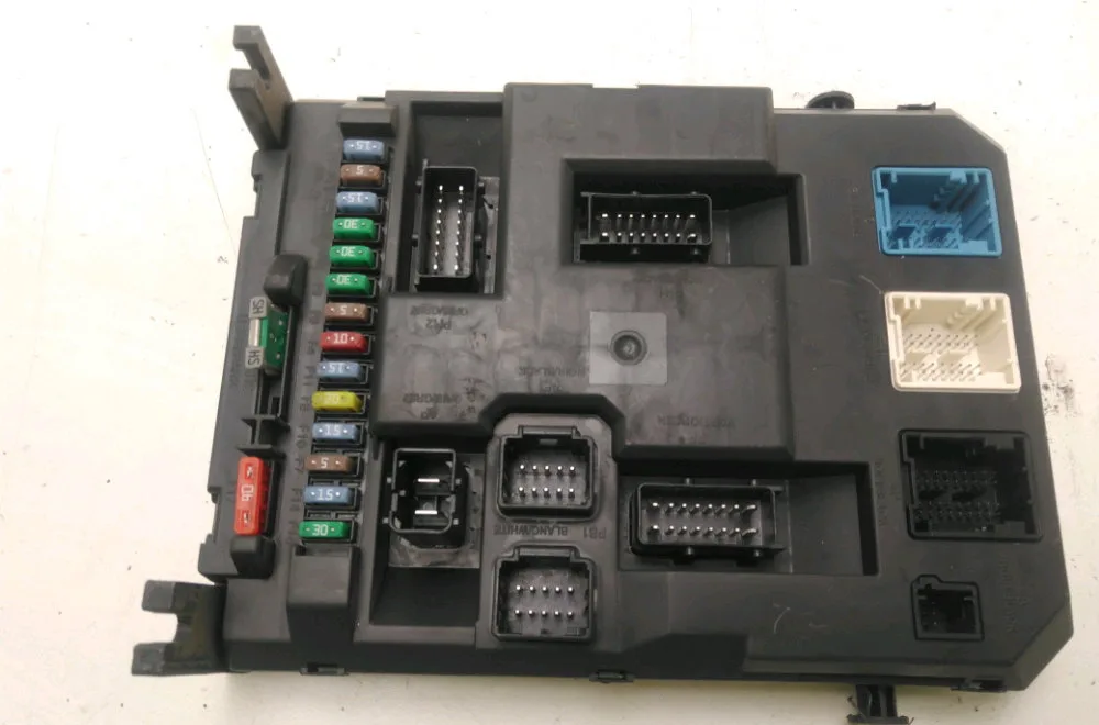 Platine fusible habitacle CITROEN C3 2 occasion