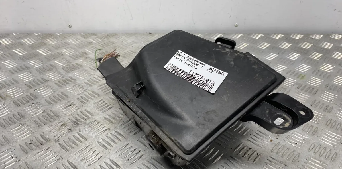 Platine fusible habitacle DACIA SANDERO 1 occasion