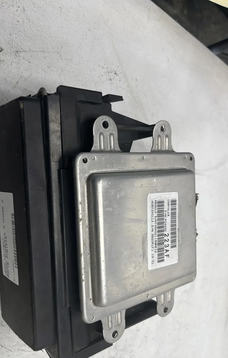 Platine fusible habitacle Jeep GRAND CHEROKEE III (WH, WK) 3.0 crd 4x4 (2005-2010) occasion