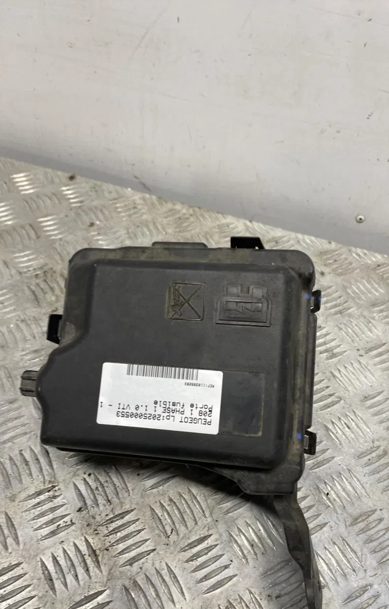 Platine fusible habitacle PEUGEOT 208 1 PHASE 1 occasion