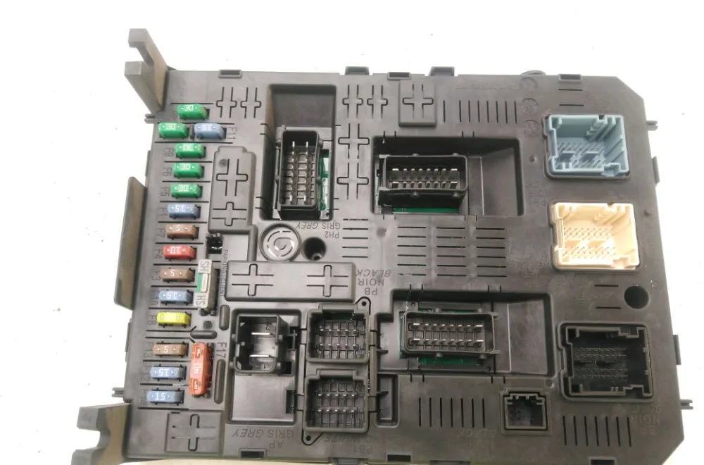 Platine fusible habitacle Peugeot 308 SW I (4E_, 4H_) 1.6 hdi (2009-2014) 5 portes occasion